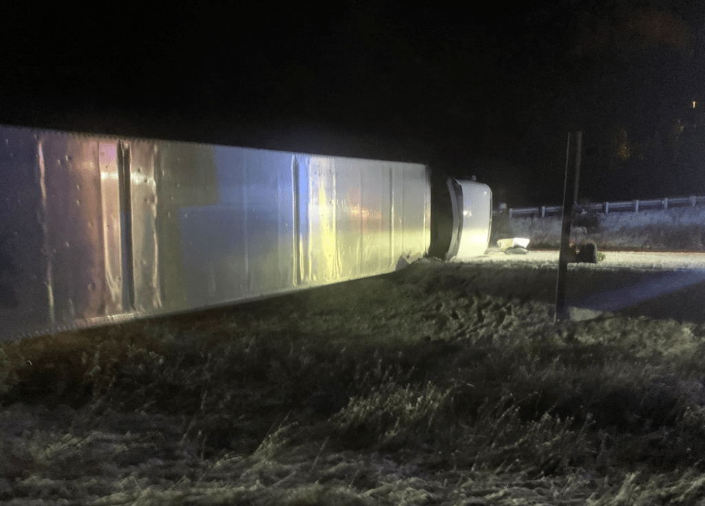 Scene of a rollover semi-truck crash on I-5 (November 30, 2022). Photo: Washington State Patrol