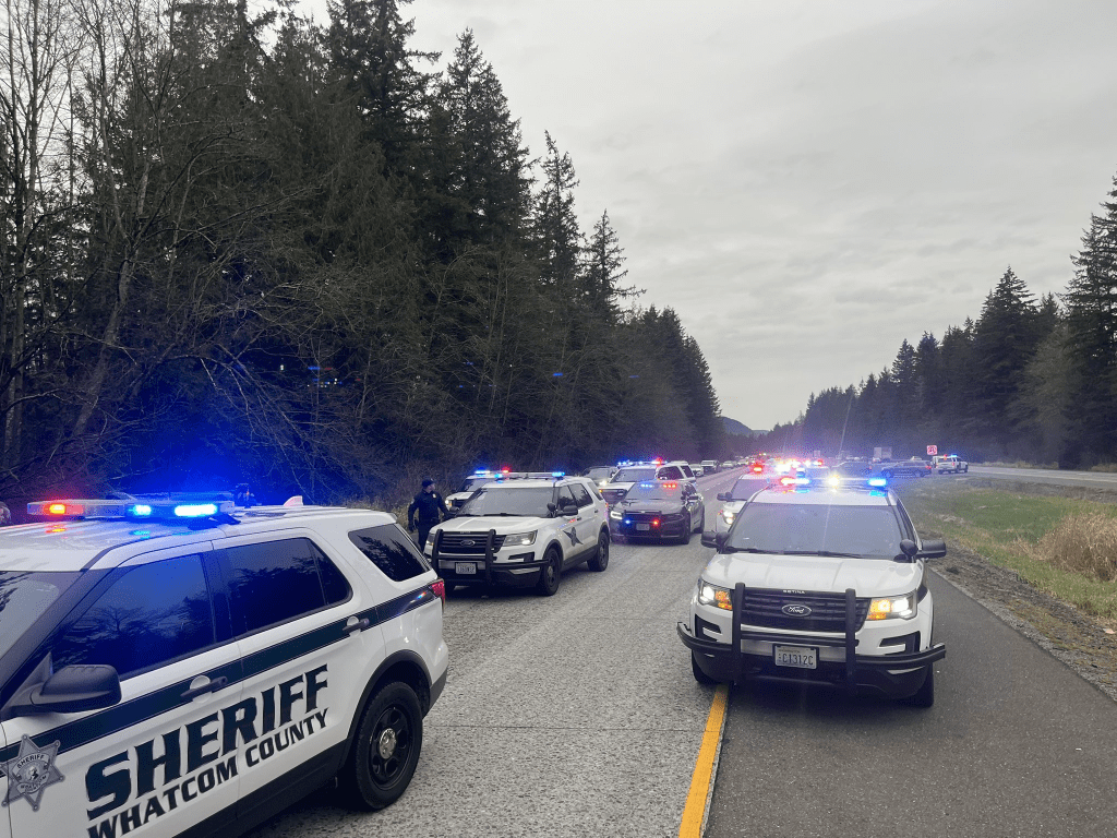 Scene where law enforcement agencies stopped and took a man into custody after he crashed through the border in a stolen pickup (December 12, 2024). Photo: WSP