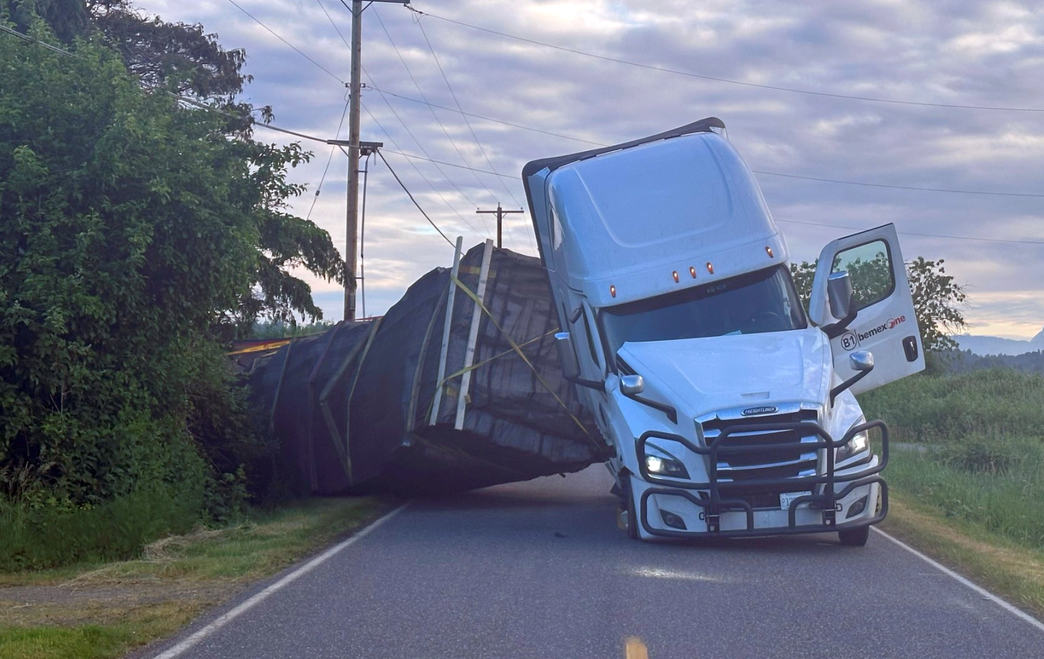Scene of trailer rollover on Weidkamp Road (May 30, 2025). Source: WCSO