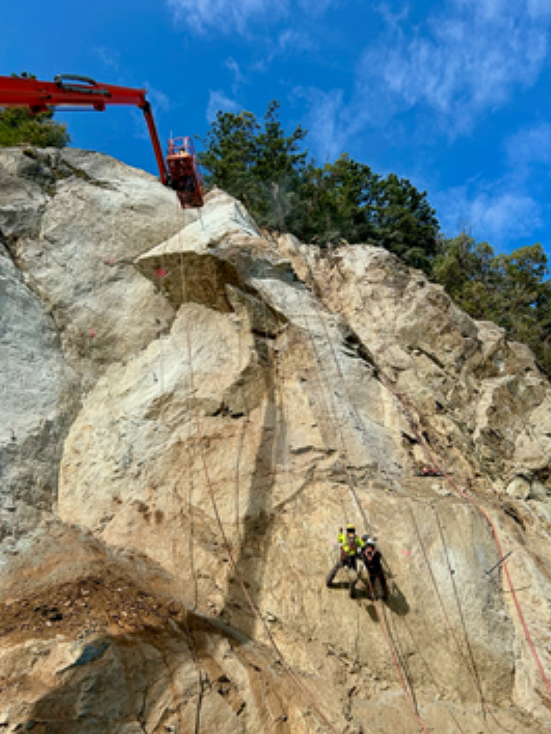 WSDOT crew works to stabilize site of debris slide that closed Chuckanut Drive. Source: WSDOT