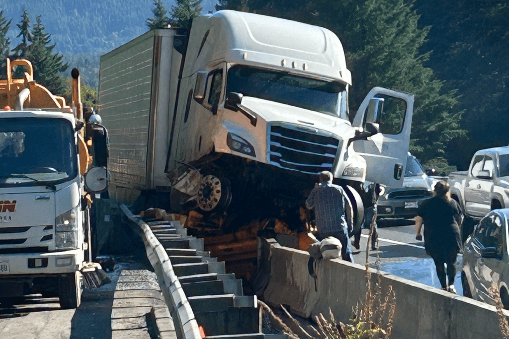 Scene of a semi-truck trailer crash on I-5 (August 22, 2025). Source: WSDOT