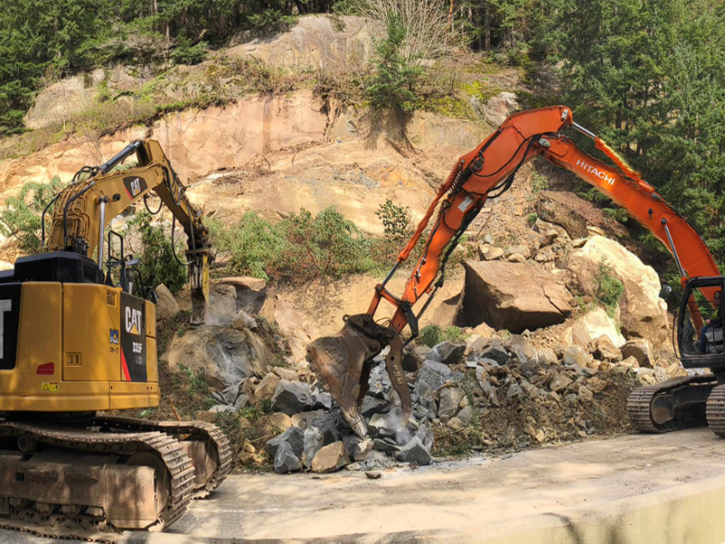 I-5 northbound remains closed near Bellingham as slope stabilization continues