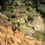 Specialized crews continued scaling, removing loose rock from the slide area to stabilize the slope (March 26, 2026). Source: WSDOT
