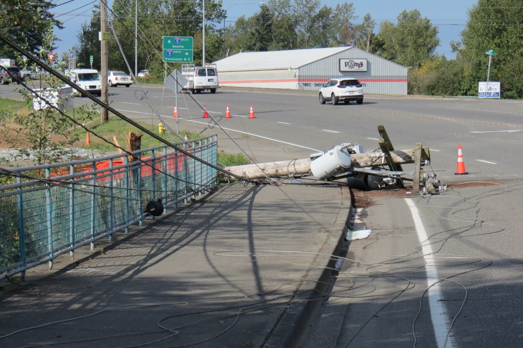Semi-truck vs power pole on Main St leaves over 1,000 without power in Ferndale